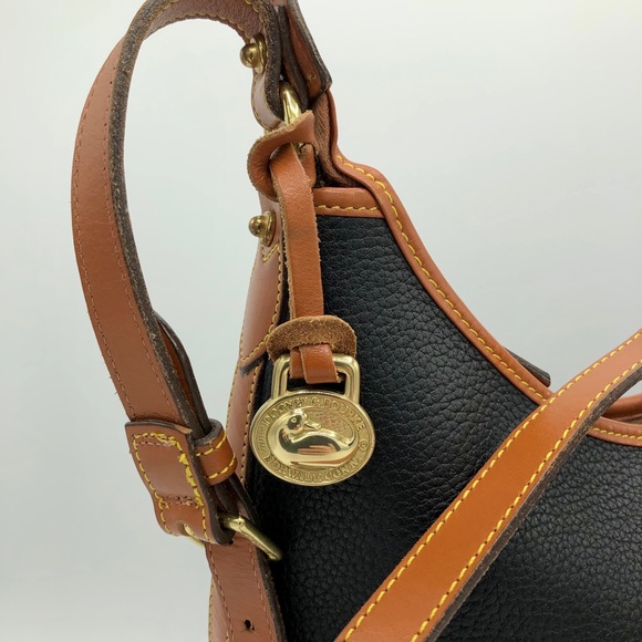 Dooney & Bourke AWL bag. Excellent condition. - Picture 2 of 10